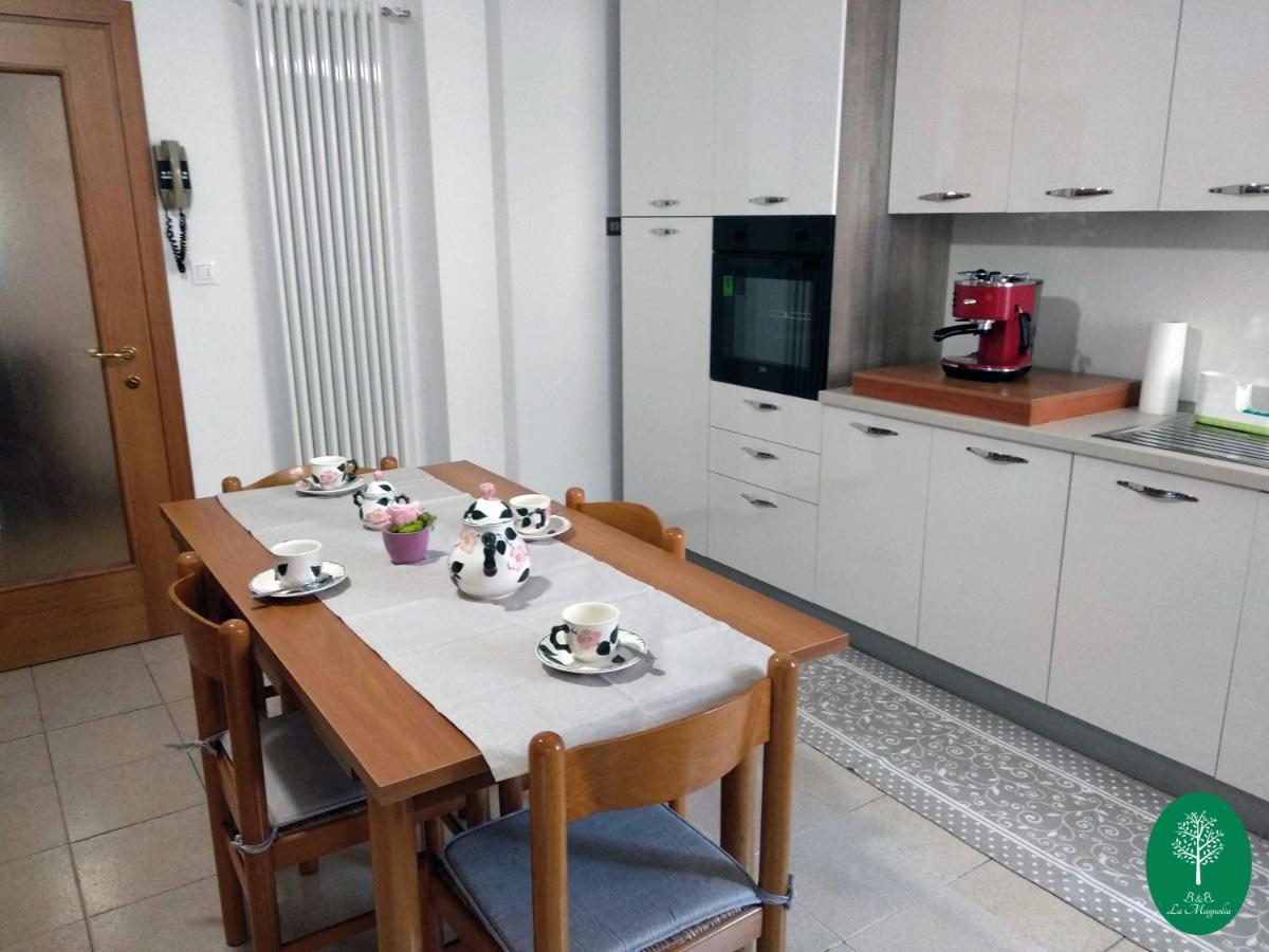 B&B La Magnolia Creazzo ภายนอก รูปภาพ