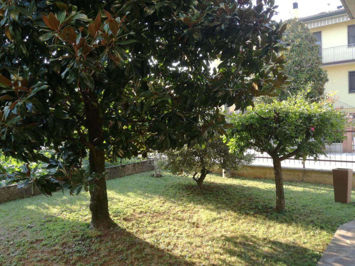 B&B La Magnolia Creazzo ภายนอก รูปภาพ